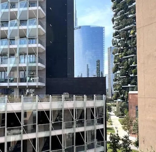 Vertical Forest View Apartment